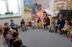 Więcej o: MATEMATYCZNE ZABAWY Z WYKORZYSTANIEM KRZESEŁEK I ULUBIONYCH MASKOTEK