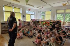 Więcej o: BEZPIECZNE WAKACJE – SPOTKANIE Z PANIĄ POLICJANTKĄ