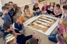 Więcej o: KODOWANIE NA DYWANIE W GRUPIE IV „ŁOWCY PRZYGÓD”