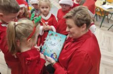 Więcej o: WYNIKI PRZEDSZKOLNEGO KONKURSU „CZYM PRZYJEDZIE DO NAS MIKOŁAJ?”