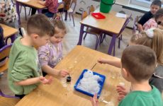 Więcej o: OBSERWACJE PRZYRODNICZE W GRUPIE IV „ŁOWCY PRZYGÓD”