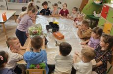 Więcej o: PRZEDSZKOLNY OGRÓDEK W GRUPIE III „TROPICIELE”